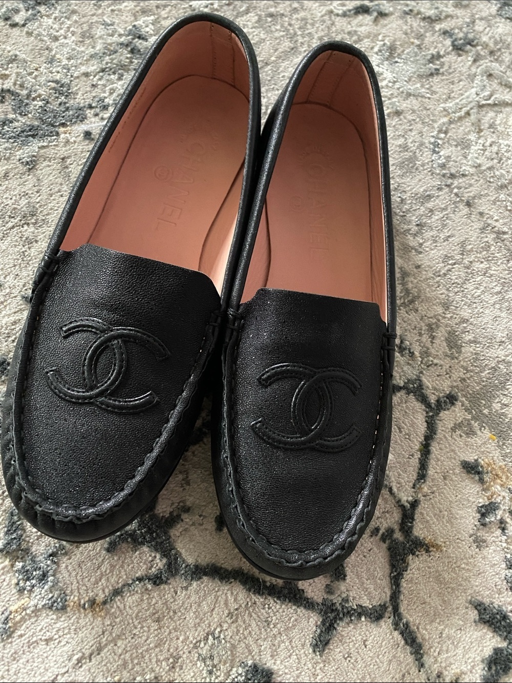 CHANEL Black Leather CC Logo Loafers for Women size 6 - Picture 2 of 3